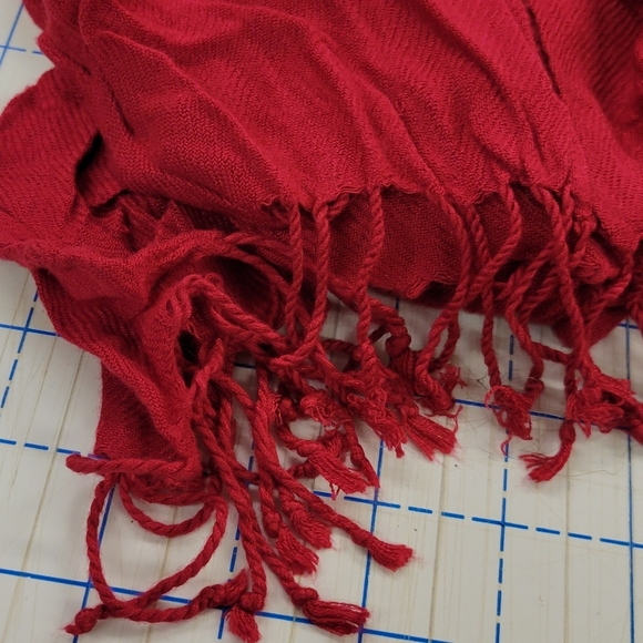 60 x 28 Red Fringe Scarf - Picture 2 of 3
